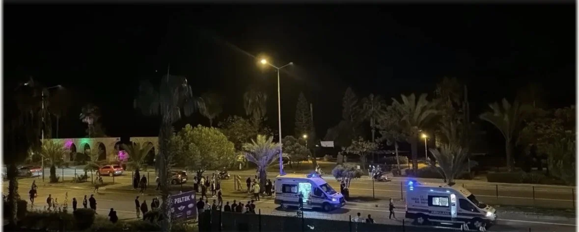 ALANYA’DA YOLUN KARŞISINA GEÇEN KIZA MOTOSİKLET ÇARPTI!